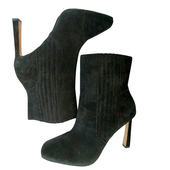 VINCE CAMUTO! LUXE BLACK GENUINE SUEDE LEATHER NIPPED TOE ANKLE BOOTS! SZ 11M - Picture 7 of 11